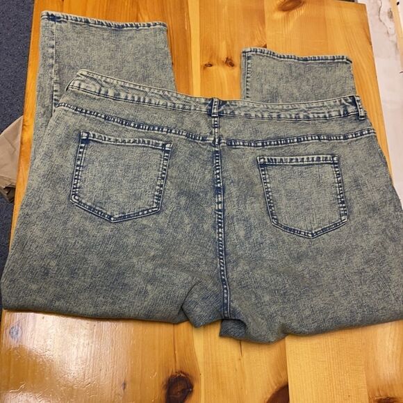 LOGO by Lori Goldstein Boyfriend BLUE Jeans Yellowed Distressed Size 24WP 24 W P - Picture 2 of 5